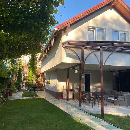 Casa Lucky Hotell Rîşnov Eksteriør bilde