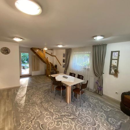 Casa Lucky Hotell Rîşnov Eksteriør bilde