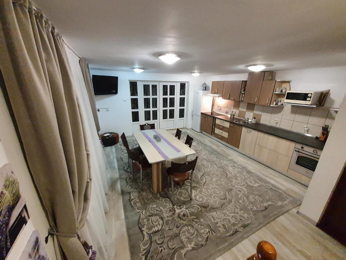 Casa Lucky Hotell Rîşnov Eksteriør bilde