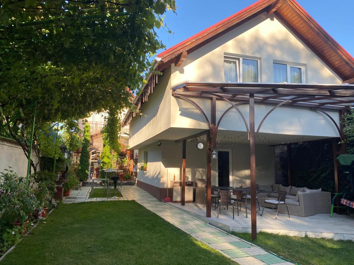 Casa Lucky Hotell Rîşnov Eksteriør bilde