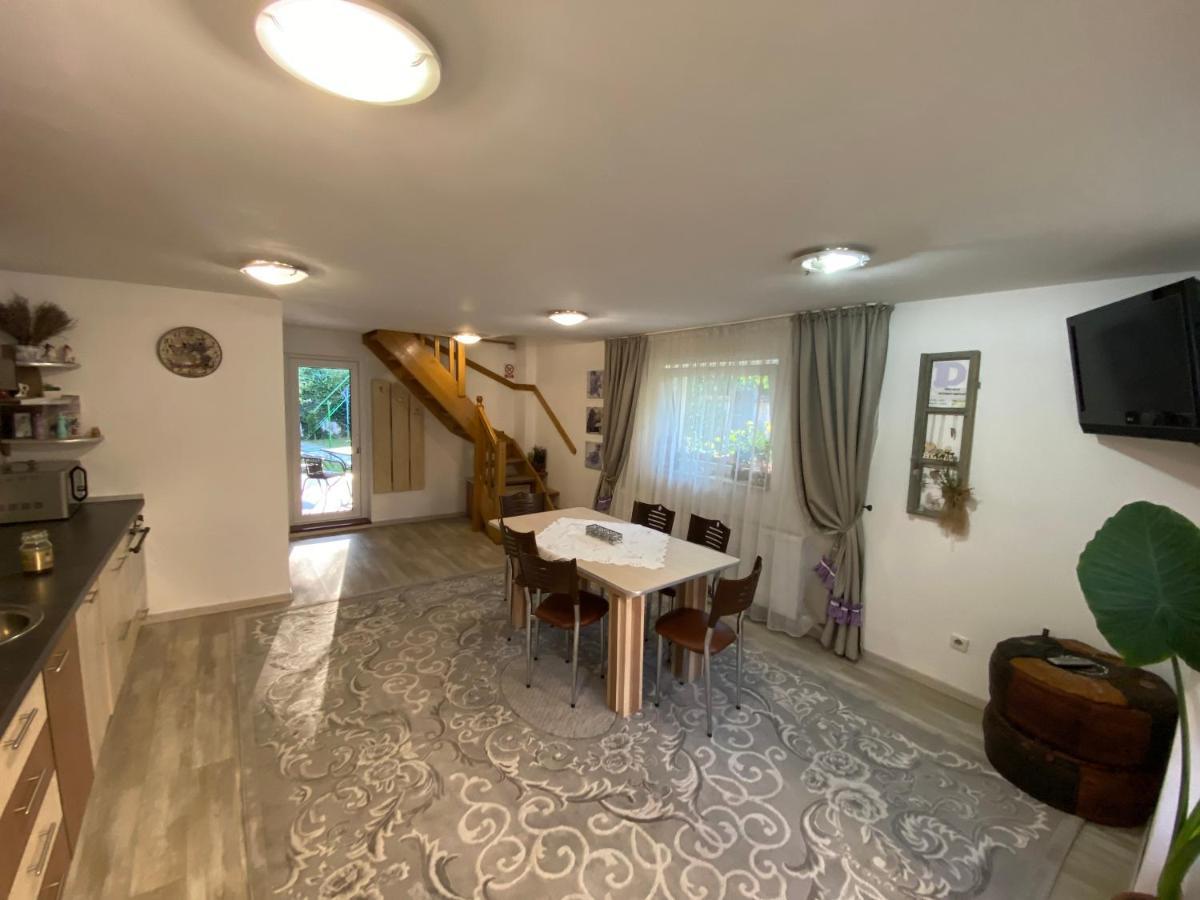 Casa Lucky Hotell Rîşnov Eksteriør bilde