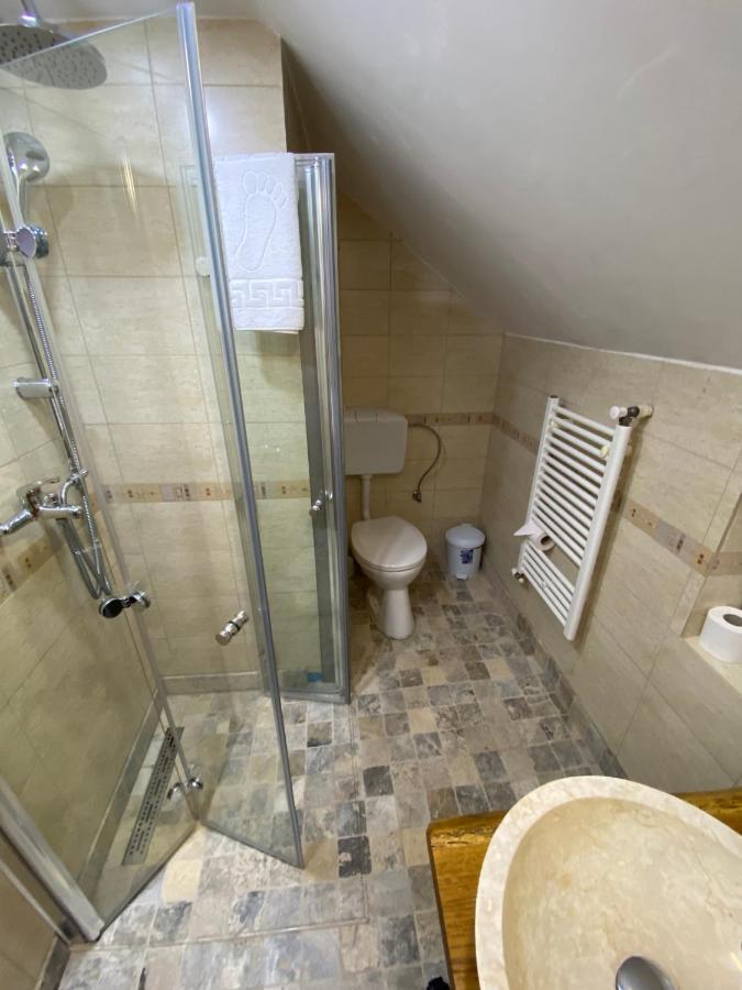 Casa Lucky Hotell Rîşnov Eksteriør bilde