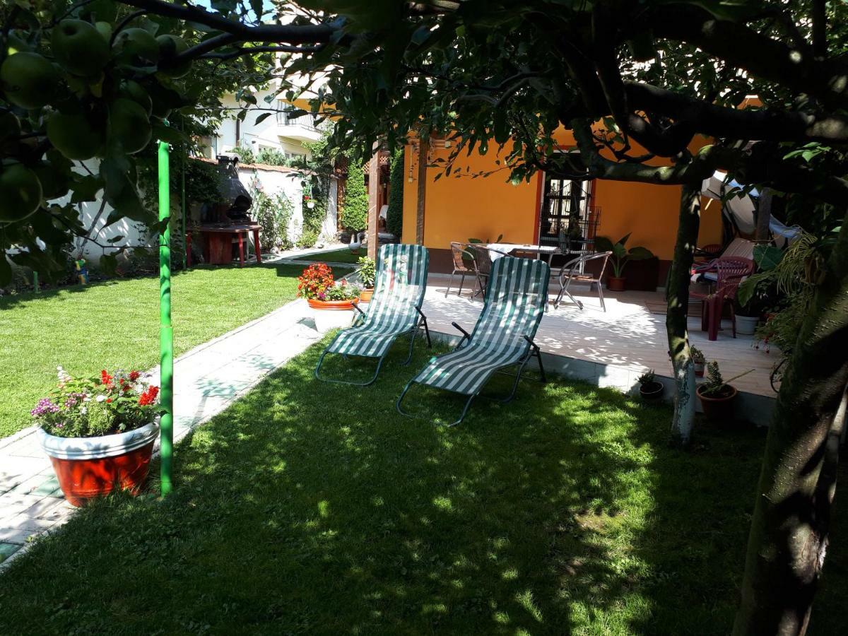 Casa Lucky Hotell Rîşnov Eksteriør bilde