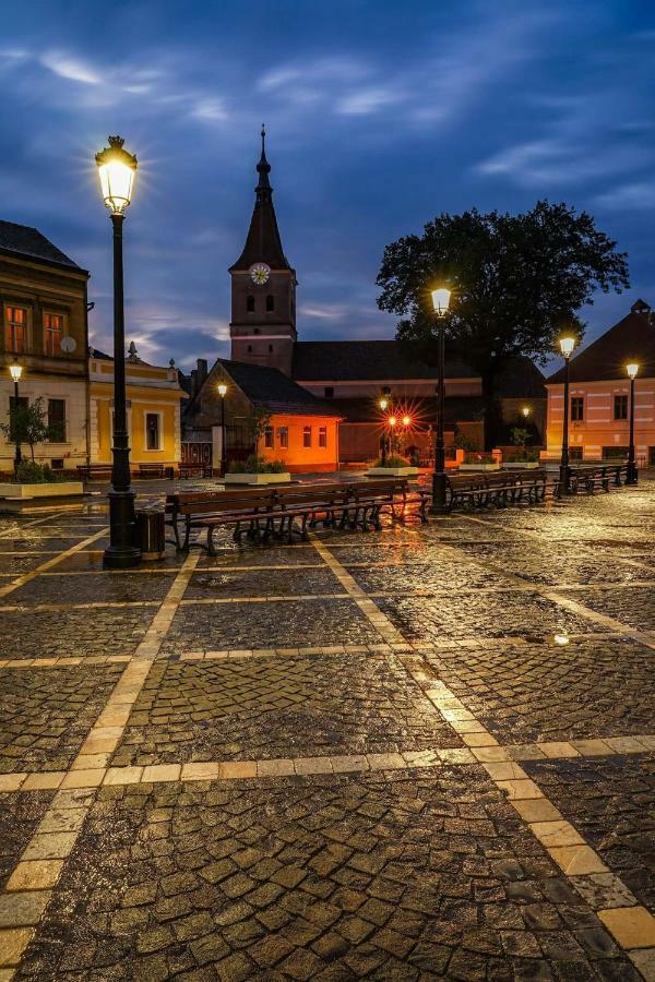 Casa Lucky Hotell Rîşnov Eksteriør bilde