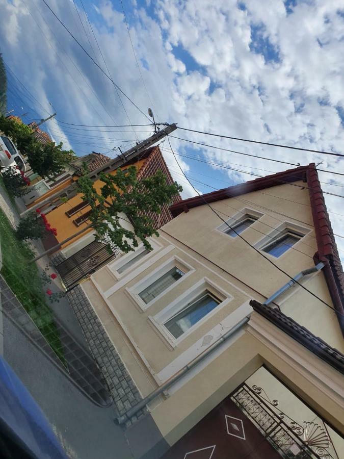 Casa Lucky Hotell Rîşnov Eksteriør bilde