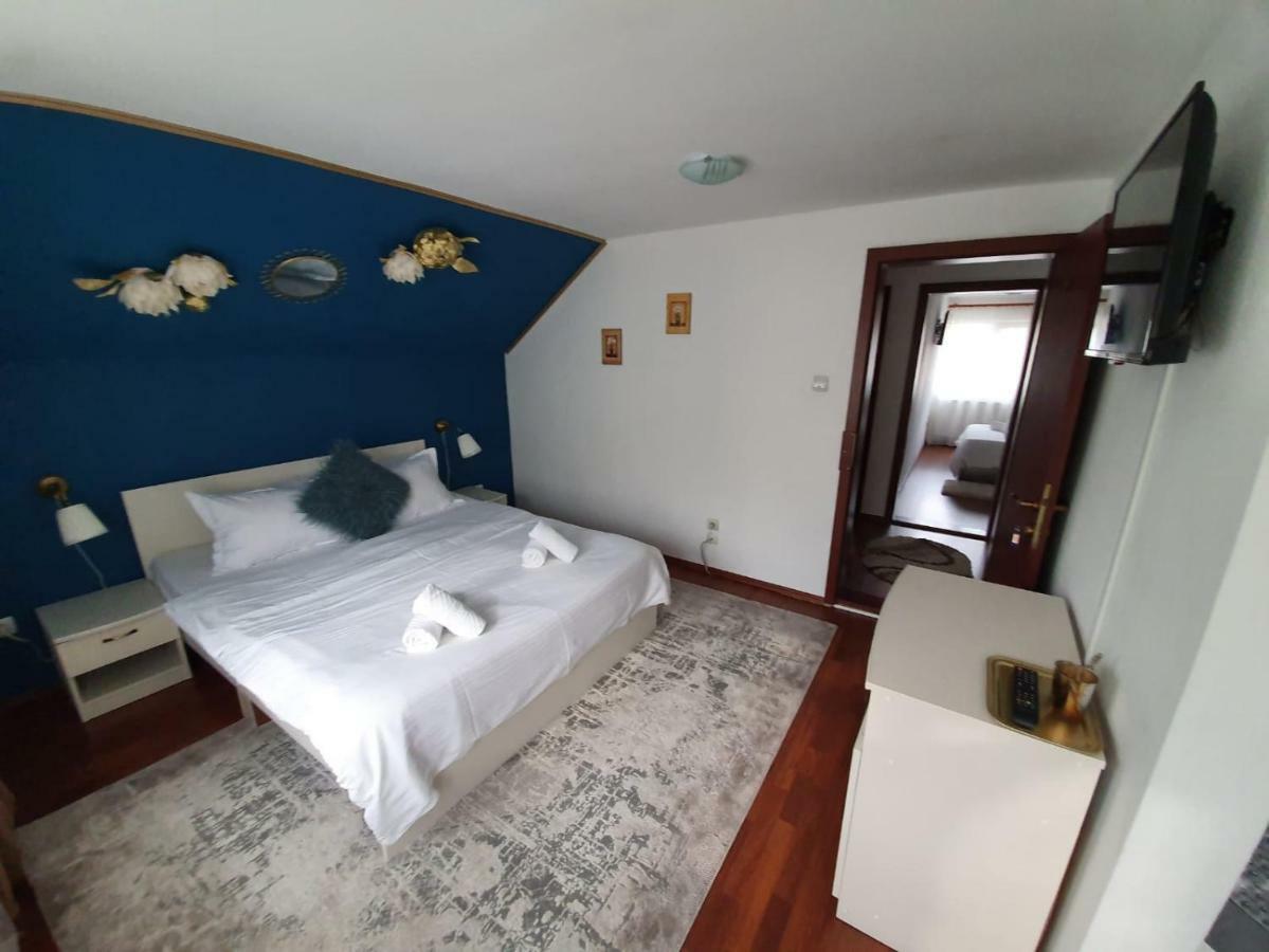 Casa Lucky Hotell Rîşnov Eksteriør bilde