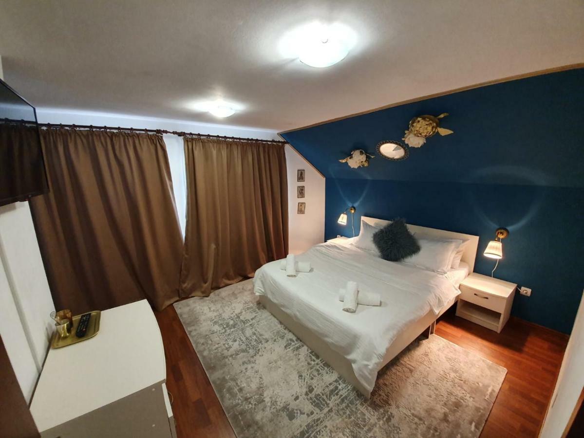 Casa Lucky Hotell Rîşnov Eksteriør bilde