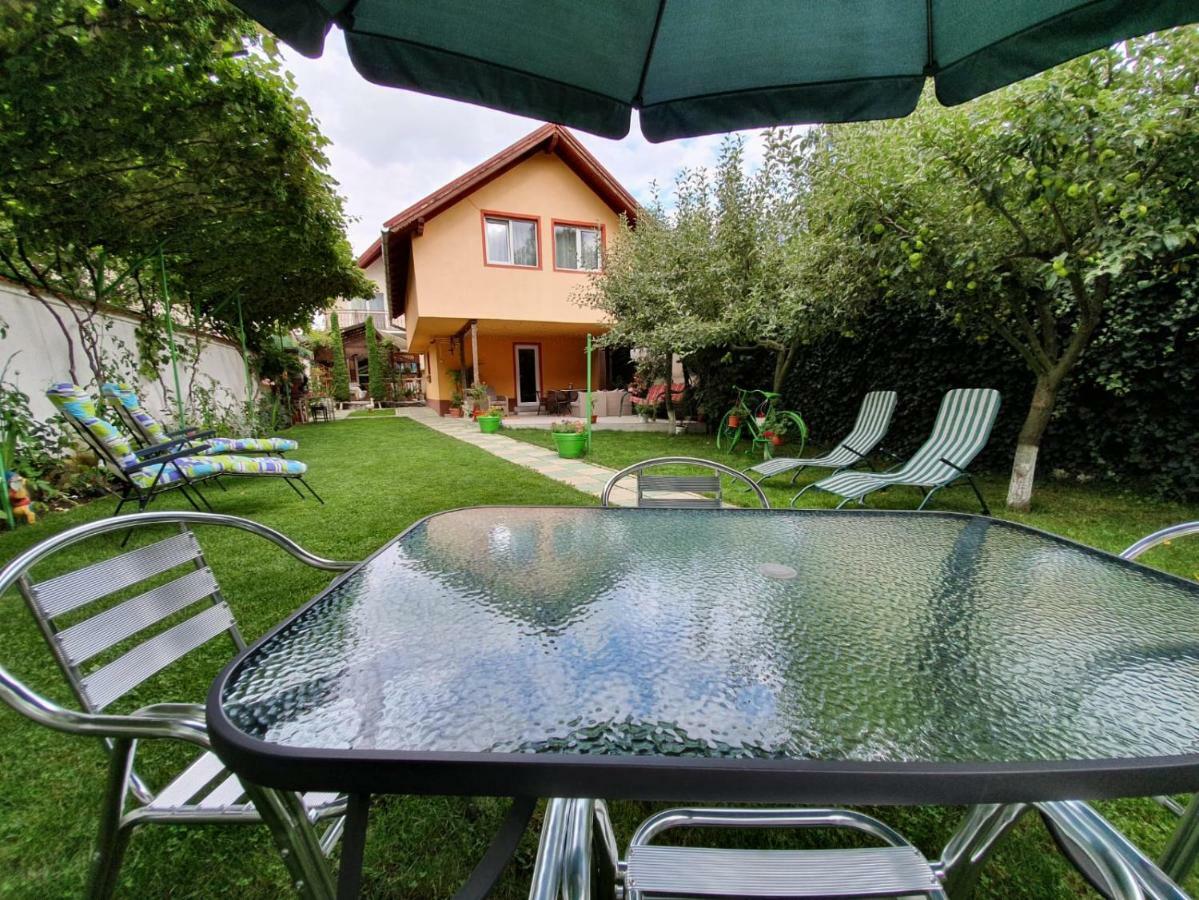 Casa Lucky Hotell Rîşnov Eksteriør bilde